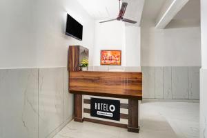 TV a/nebo společenská místnost v ubytování Super Hotel O Burari New Delhi
