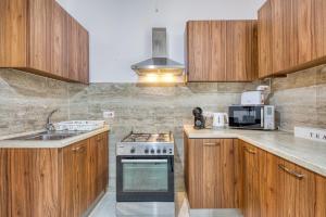 Dapur atau dapur kecil di Brand new, centrally located Apartment in San Gwann By SF HOMES