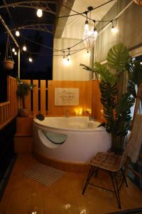 Billede fra billedgalleriet på Cityview Home with Outdoor Jacuzzi i Baguio + 32 billeder