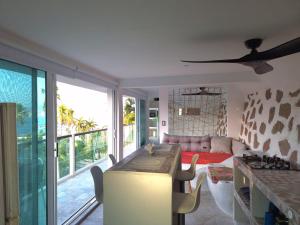 A seating area at Casa Breizh