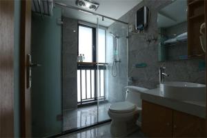 Baðherbergi á Chongqing Xiaoshe Yuanmu River View Guesthouse Jiefangbei Hongyadong Branch +37 myndir