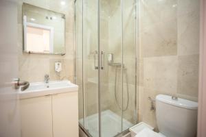 A bathroom at Apartment in Malasaña