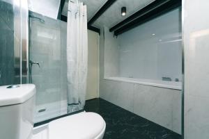 Et badeværelse på Лофт на Майдані Крещатик + 15 billeder