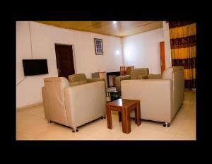 TV tai viihdekeskus majoituspaikassa Fabian Hotel Ado-Ekiti