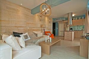 Foto dalla galleria di Christie's Luxury Suites a Sivota Altre 24 foto