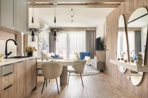 Η κουζίνα ή μικρή κουζίνα στο Polana Resort - LoftAffair Collection