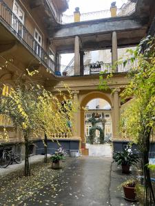 Vonkajšia záhrada v ubytovaní Oasis Inn Budapest