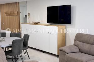 Televisyen dan/atau pusat hiburan di Apartarent 1500 - Apartamento Montlude