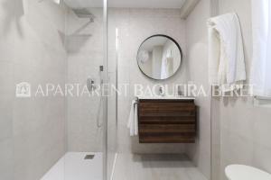 Bilik mandi di Apartarent 1500 - Apartamento Montlude +13 gambar
