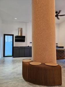 Ảnh trong thư viện ảnh của Designer house with cabin rooms ở Gelang Patah