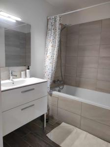 Ένα μπάνιο στο La glycine +39 φωτογραφίες