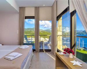 Foto dalla galleria di Christie's Luxury Suites a Sivota