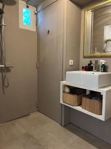 Ένα μπάνιο στο Bed en Breakfast Medemblik +50 φωτογραφίες