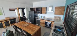 Kjøkken eller kjøkkenkrok på Blue Ocean Suites & Apartments