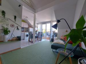 Posezení v ubytování Ruhiges & zentrales Loft in Lörrach