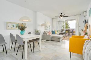 Et opholdsområde på Piso con vistas increibles del mar