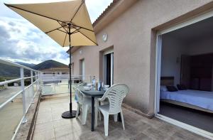 En generel udsigt til bjerge eller udsigt til bjerge taget fra lejligheden