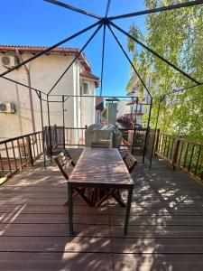 Balkón nebo terasa v ubytování SeaNest Apartament Mamaia Nord