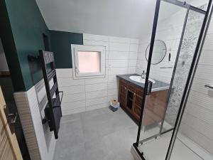 Ένα μπάνιο στο MasRion Maison avec piscine privée +17 φωτογραφίες