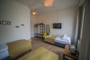 A seating area at Hotel Isafjordur - Horn