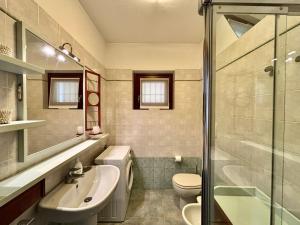 Et badeværelse på Welcome Traveller Matilla House + 18 billeder