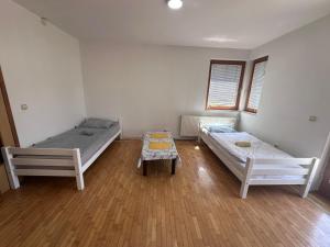 Voodi või voodid majutusasutuse Exotic Nature Hostel toas
