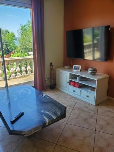 Bazén v ubytování Villa privée au calme avec gand jardin et terrasse nebo v jeho okolí