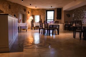 Fotografie z fotogalerie ubytování Le Relais De Pigasse v destinaci Ouveillan