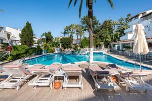 The swimming pool at or close to Puente Romano Hotel Apartment Marbella