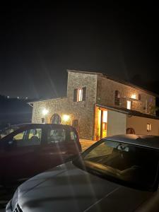 Budova, kde se farma nachází