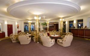 A seating area at Hotel Ostrov