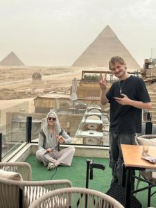 Inside Pyramids Hotel vendégei
