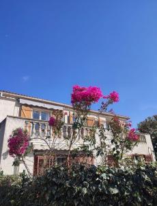 Κήπος έξω από το Jolie location chez Philippe & Karine