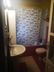 Ένα μπάνιο στο Warm and cozy house in Valpolicella