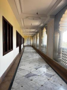 Photo de la galerie de l'établissement Revanta Suites, à Vasai 63 autres photos