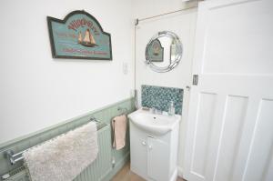 Ένα μπάνιο στο The River House +30 φωτογραφίες