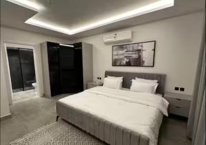 Легло или легла в стая в Amara - Almalqa 3BR Aprt R4