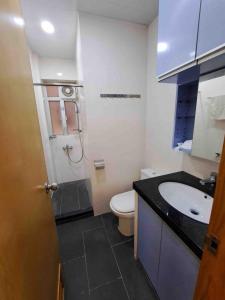 Vannituba majutusasutuses Entire 3BR king size bed Apt gd for Family tour