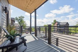 Galeriebild der Unterkunft Mountain Breeze by Beyond Expectations w Hot Tub in Sevierville