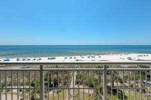 balcone con vista sulla spiaggia. di Indigo Unit 503W a Pensacola