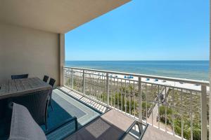 un balcone con vista sull'oceano di Indigo Unit 503W a Pensacola
