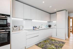 Η κουζίνα ή μικρή κουζίνα στο Harbours Edge - Front-Line Harbour Views