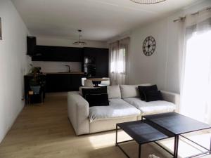 Η κουζίνα ή μικρή κουζίνα στο Near Canet, renovated apartment +14 φωτογραφίες