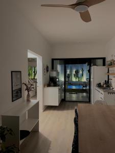 Kuchyň nebo kuchyňský kout v ubytování Casa Piscina Aquecida Canto Del Mare