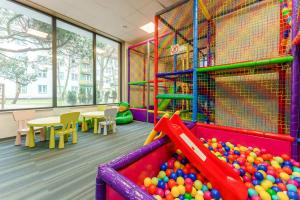 Miniclub di Feniks Seaside Apartment with Pool & near Beach