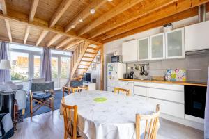 Køkken eller tekøkken på 190, chic, sobre, plage à pied, 6 p + 15 billeder