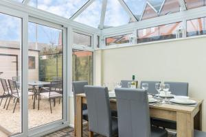 Patio nebo venkovní prostory v ubytování Avalon - Walking Distance to Poole Quay and Town