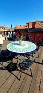 Balkón nebo terasa v ubytování BB Venezia