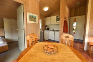 Η κουζίνα ή μικρή κουζίνα στο Ferienhaus Typ B - AM WALDRAND