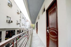 Fotografie z fotogalerie ubytování Hotel O Tilak hotel 24 Sector 27 Near by Vinayak Hospital Gali no-6 v destinaci Noida